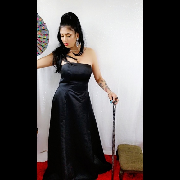Busty Strapless Dresses